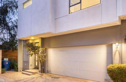 Silverlake Sunset Treehouse • Art-Filled Escape w Jacuzzi Sauna AvantStay - Foto 39