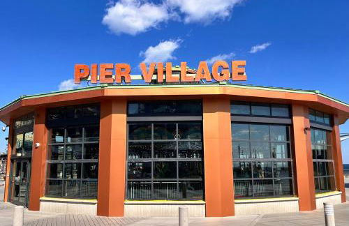 3BR Beach House | Fire Pit & Bar | Steps to Beach - Foto 57