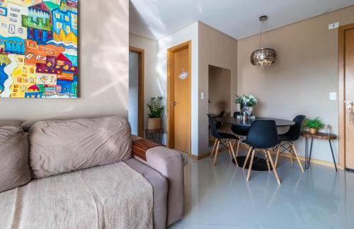 Apto a 10 min da Vila Germânica, dois quartos, salas de estar e jantar, cozinha completa, sacada com churrasqueira, Wi-Fi, Piscina, academia, mercadinho 24 horas e Vaga de garagem - Foto 4