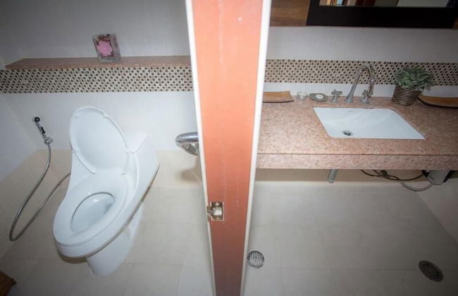 Tharnrarin Villa Suphan Buri - Photo 43