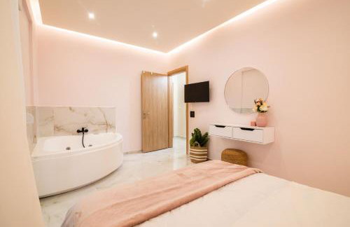 Almond Jacuzzi Suites - Private Jacuzzi - Self Check-In - Free & Easy Street Parking - Foto 5