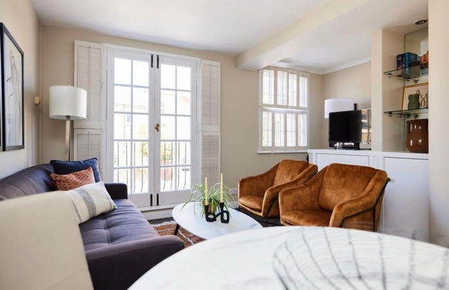 The Holland Park Crib - Classy 2bdr House - Photo 8