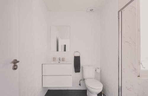 Amplio Piso de 7 habs, 4 baños sobre calle Gran Vía - Foto 13