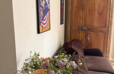 Le Cocon de ville sètois, Clim, patio et garage pour véhicule moyen, type clio, draps et serviettes inclus - Foto 4