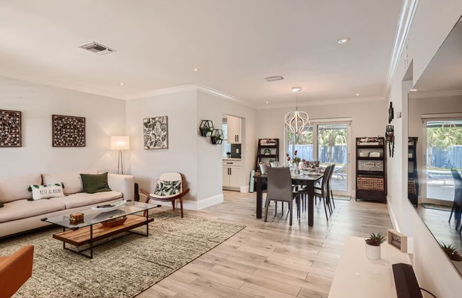 Great Location Private House Pool, Hot Tub, Patio w/ Fire Pit 3br/2ba - Foto 10