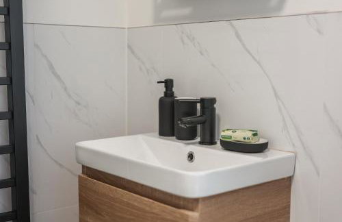 3 Bedroom House with Free Parking - Foto 41