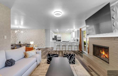 10min to EXPO - Family-Friendly with Office & Playroom - Photo 5