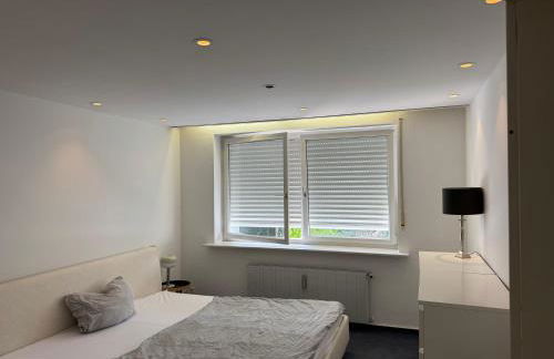 Quiet Family Apartment - 10 min to Center & Oktoberfest - Free Parking - near Nymphenburg Palace & Botanical Garden - Photo 3