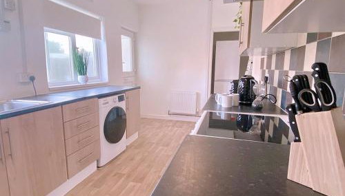 Cosy 4BR Home - Free WiFi -Ideal for Contractors - Foto 5, toaster