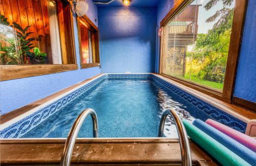 Splashtacular: Indoor Pool~Gorgeous Views~HotTub~GameRoom~Resort - Photo 17