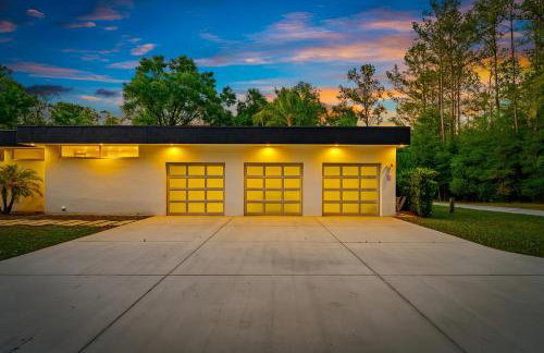 Floral City Oasis - Pool, BBQ Area & Forest View - Foto 44