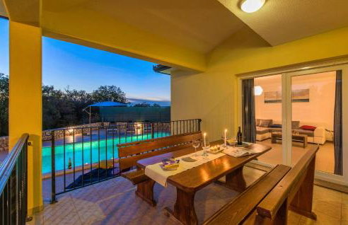 Villa Marilu, modern villa with pool near the sea - Foto 35