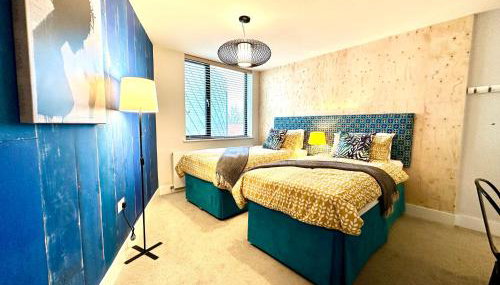 Beautiful New 2 Bedroom Apartment - Next to the Beach - Great Location - FREE Parking - Fast WiFi - Smart TV - sleeps up to 4! Close to Purbeck, Corfe Castle, Sandbanks, Poole & Bournemouth - Foto 4