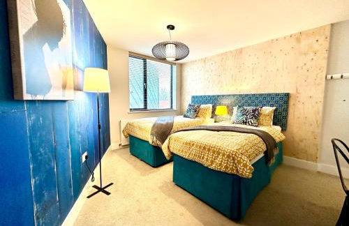 Beautiful New 2 Bedroom Apartment - Next to the Beach - Great Location - FREE Parking - Fast WiFi - Smart TV - sleeps up to 4! Close to Purbeck, Corfe Castle, Sandbanks, Poole & Bournemouth - Foto 4