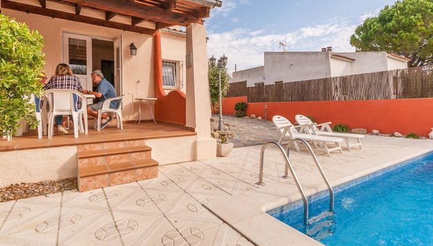 Peaceful Holiday Home in Costa Brava With Private Pool - Foto 2, Profilbild