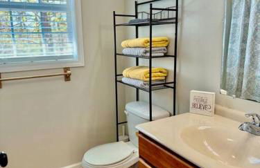 Cottage on Lake James Resort Amenities Included - Photo 6