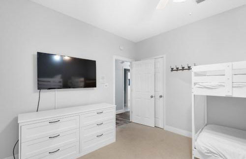 Enclave 202a 2 Bedroom Condo by RedAwning - Foto 79