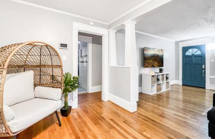 Homey Lodge - Cozy home / Walk to Revolution Mill / Near Downtown / Perfect for groups and family / Free parking - Foto 39