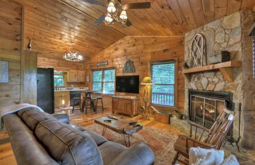 Bearfoot Ridge Wood-burning fireplace cozy hot tub serene views - Foto 35