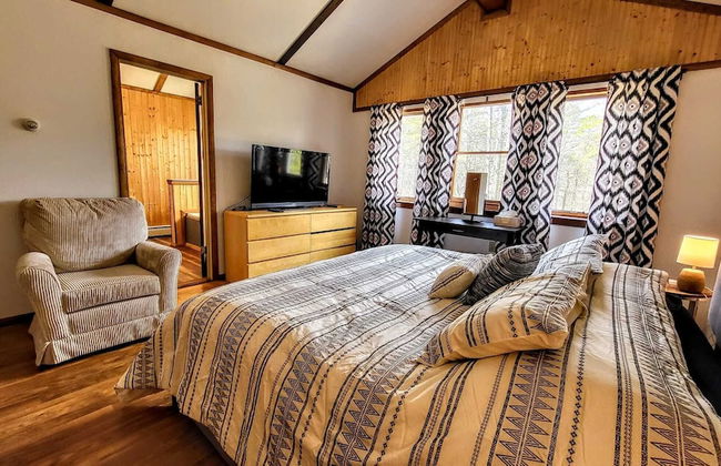 The Wooden Nest by Avantstay Deck, Big Yard w/ Hammocks & Fire Pit - Foto 10