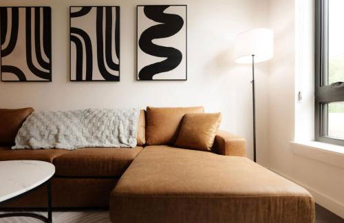 Above The Roots - Sophisticated 1BD Retreat - Photo 4