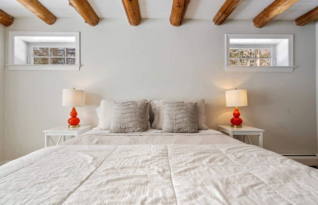 Good Tidings Stay for 8! - Photo 2