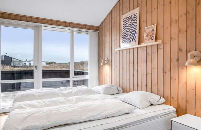 "Eileen" - 300m from the sea - Photo 11