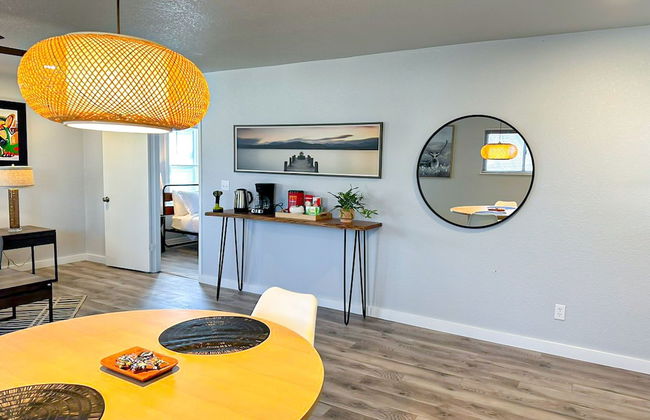 Vintage Gem in Prime Location Cozy 1BR Oasis - Photo 15