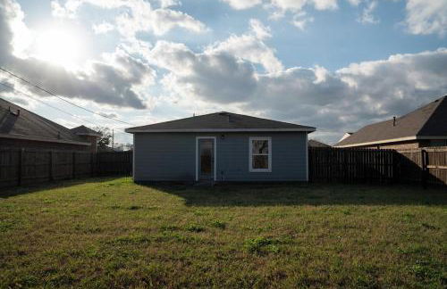 Queens Hidden Gem with Game Room 5 beds sleeps 9 - Foto 14