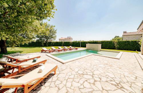 Villa Alma mit privatem Saltwater Pool - Photo 5