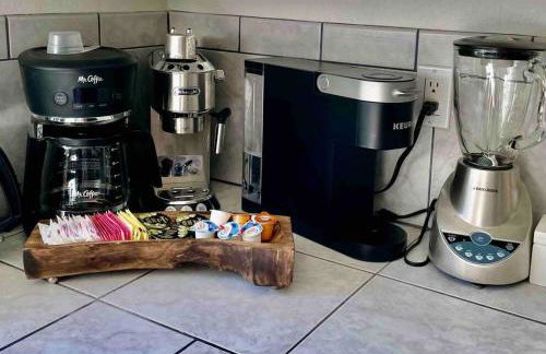 Mineral Saltwater Solar heated Pool & Spa Oasis with mountain views and Koi pond - Foto 56