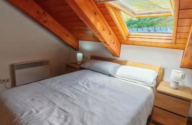 Chimenea y cocina moderna, encanto rústico con confort - Aüt 3 - Foto 27