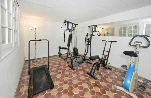 Gorgeous Home In Briare With Sauna - Photo 25