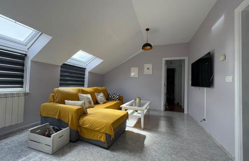 Ático luminoso con terraza - Foto 17