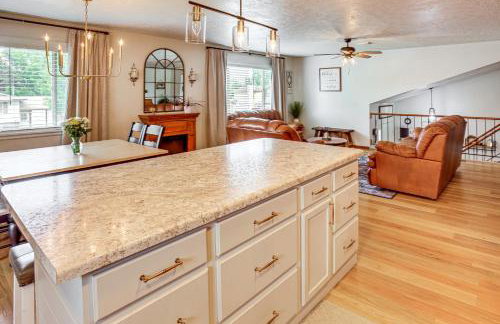 Spacious Rock Springs Stay Near Shops and Dining! - Foto 9