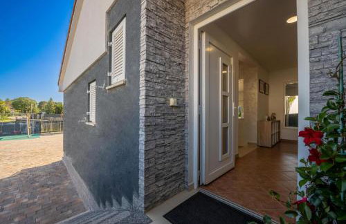 Villa Beauty with heated pool and jacuzzi - Photo 43