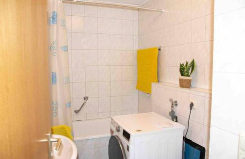 Gut und Günstig in Leipzig - zentrumsnah - inkl Fahrräder, Netflix und Tiefgaragenstellplatz - Foto 1