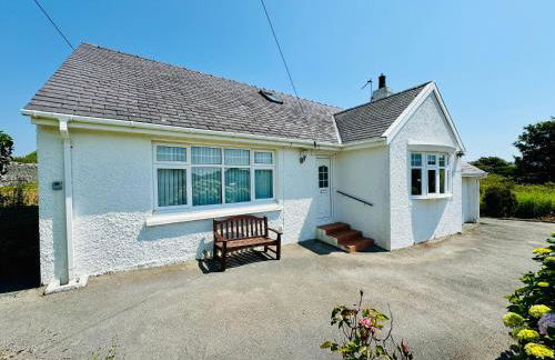 TIRNANT- 3 Bed - GROUND FLOOR ROOMS -DOG FRIENDLY - Photo 2