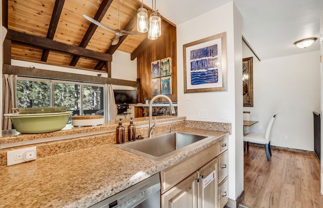 Pinegrove by Avantstay Beautiful Villas Condo Just Outside Tahoe City - Foto 10