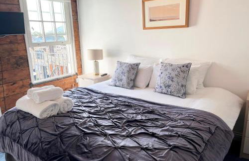 Boatsman's Cottage- sleeps 4- Garage- Mousehole - Photo 2