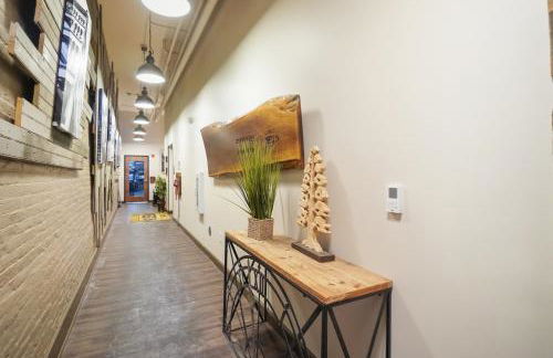 Speakeasy Attached, Walkable to Cavs, Flats, Casino - Foto 41