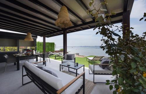 NEW Luxury Feel Good House by the Sea - Foto 1