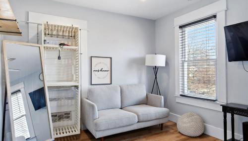 Elegant Historic Apartment with Craftsman Details - Foto 5