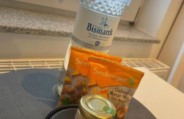 LIGHTPLACE • Größere Gruppen • 4 Einzelzimmer • Boxspring • Smart TV • Biergarten • Restaurant - Foto 8