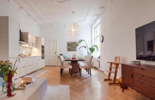 KuDAMM Charming Old Home,4-9 ppl,Family Friendly,Wifi,Savignyplatz - Photo 7