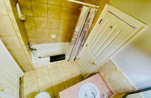 NOLA Condo - Photo 48