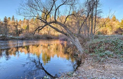 NEW! Cozy & Secluded House w/Deck - Near Yosemite! - Foto 46