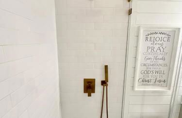 Villa Valbuena Palm Oasis In-Laws Quarters 4-Story Unit With Rooftop Retreat - Photo 34