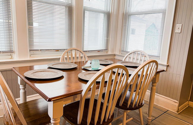 THE 1023 With Private Yard & Parking, Near Falls & Casino by Niagara Hospitality - Photo 19