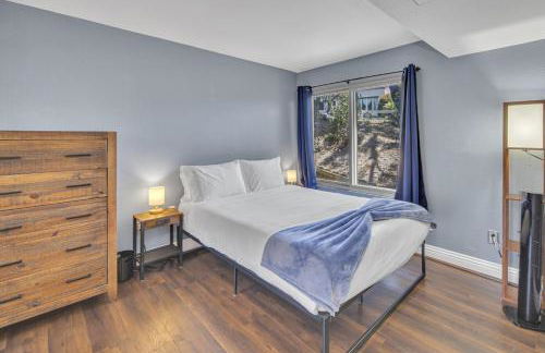 Point Loma 2BR Townhome w Parking in Prime Location - Foto 21